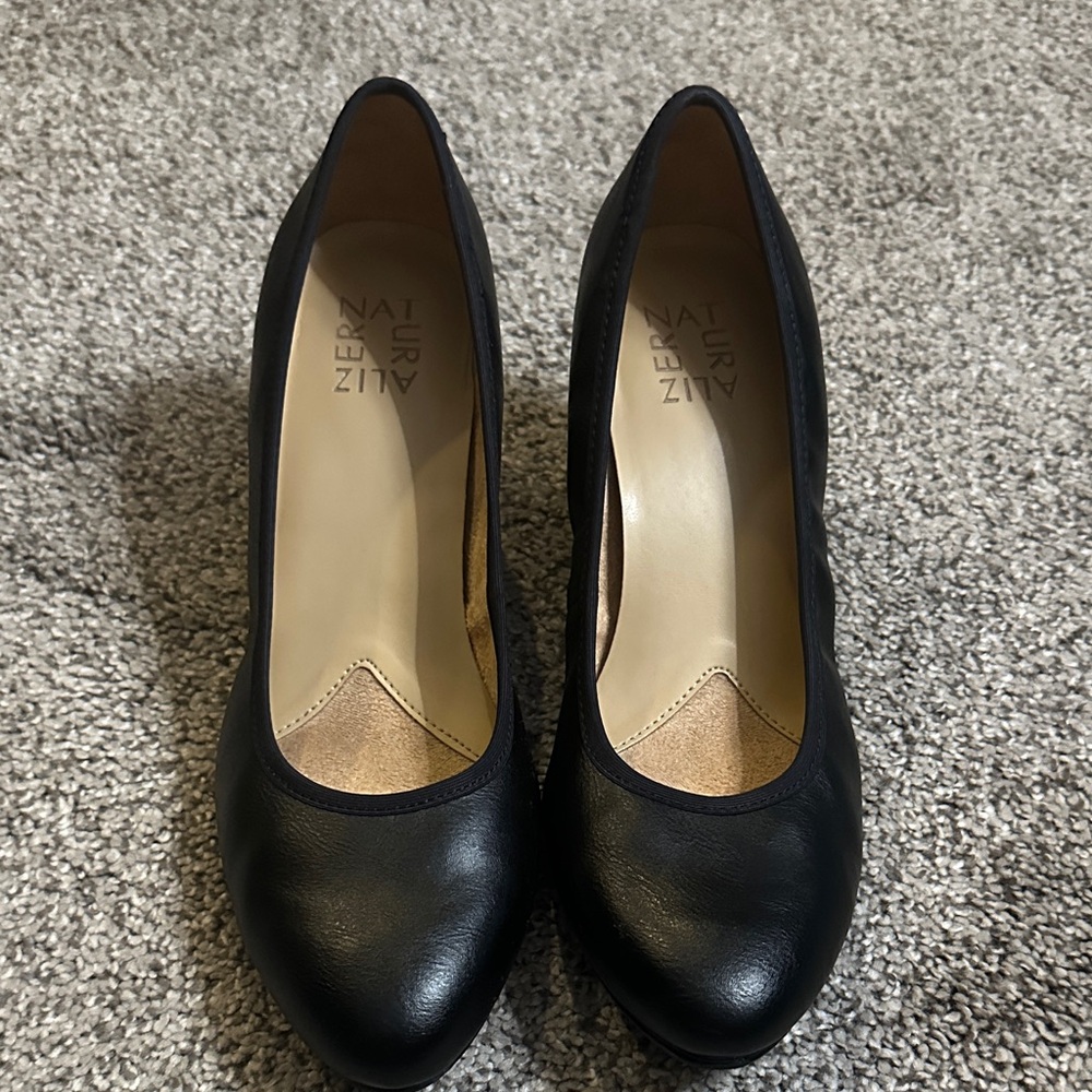 Naturalizer Black Leather Heels 8M